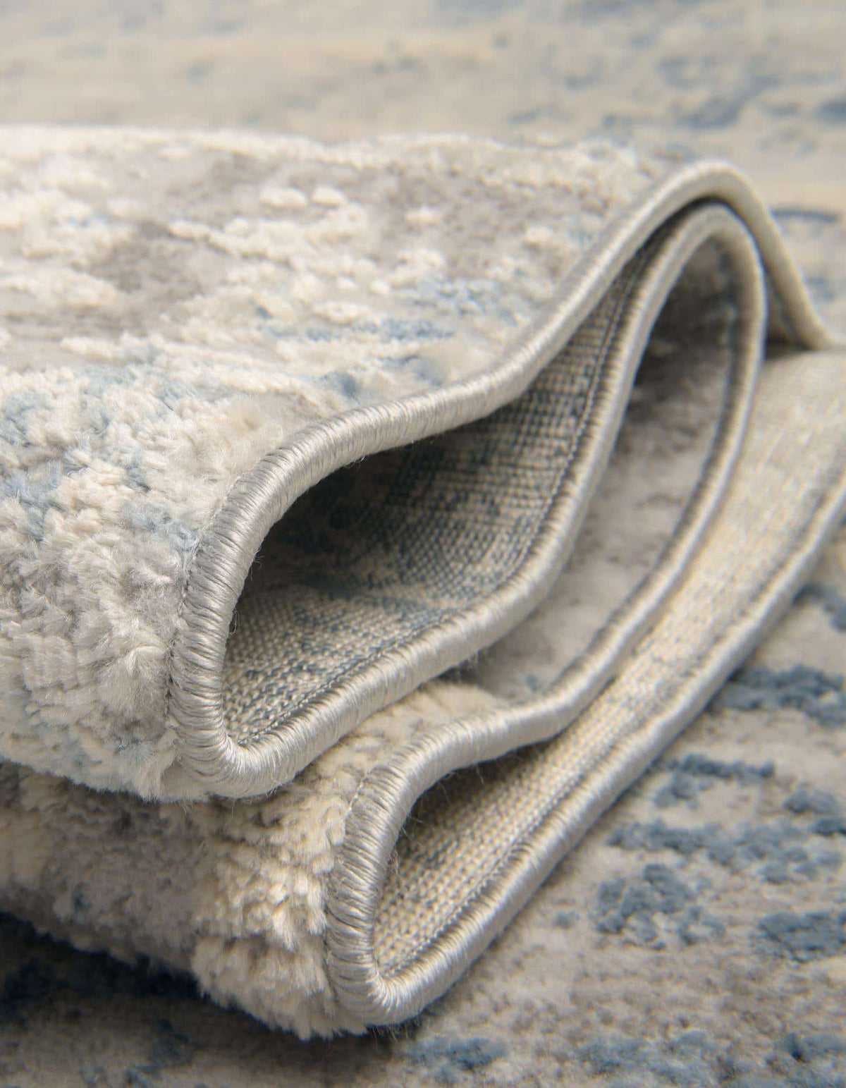 Rechteck Teppich Caspian in Graublau von Hadorn™ - Lifestyle Image