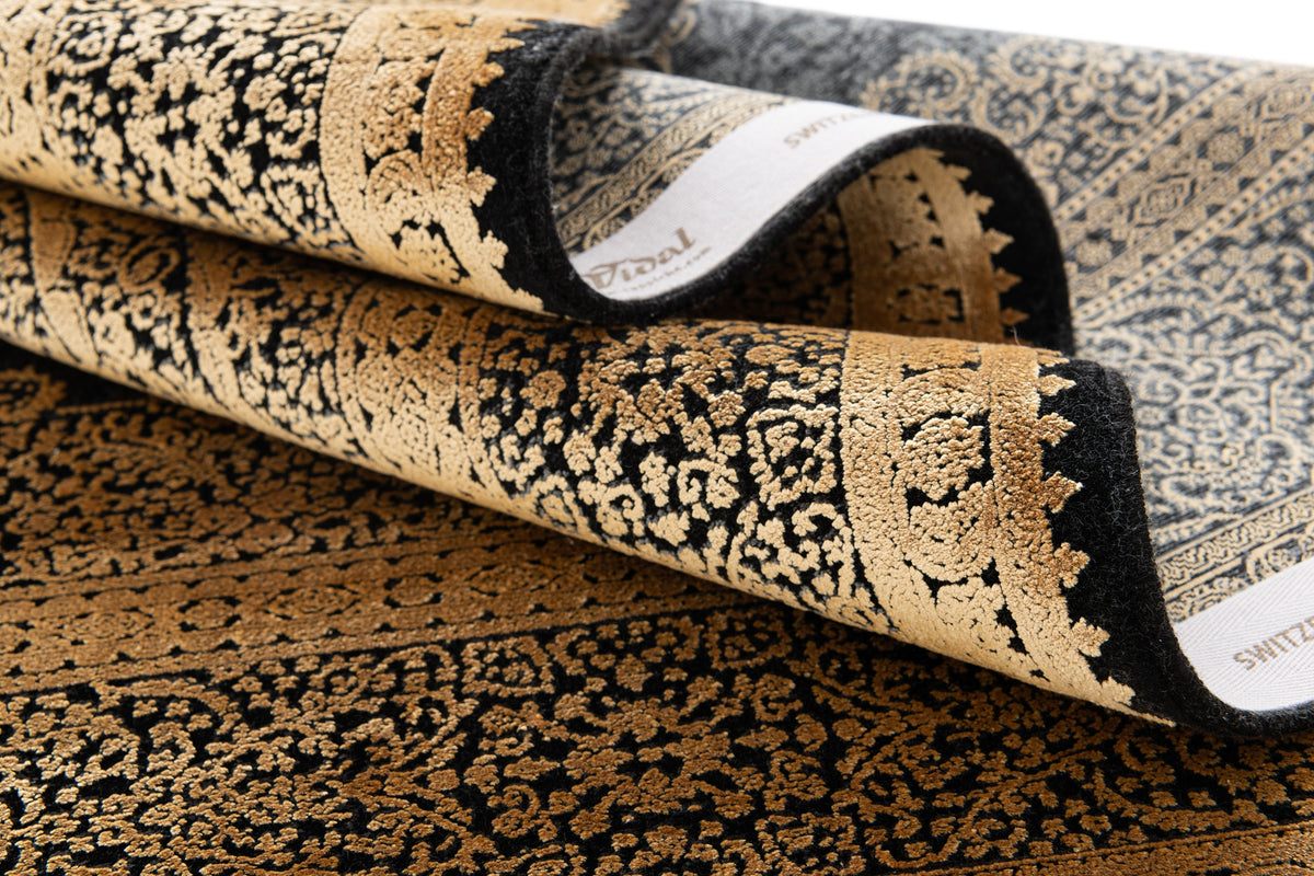 Rechteck Luxus Teppich Bad Ragaz in Dunkelgrau von Hadorn™ - Lifestyle Image