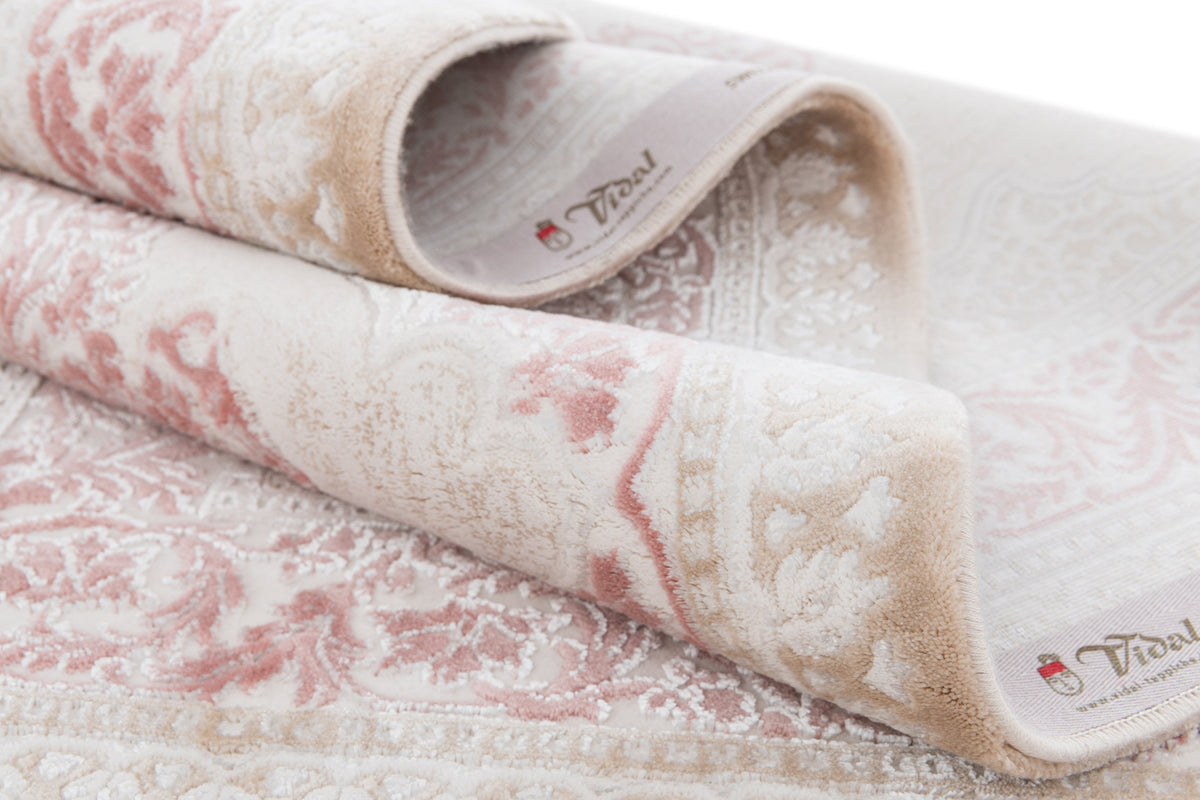 Rechteck Luxus Teppich Arosa in Beige von Hadorn™ - Lifestyle Image