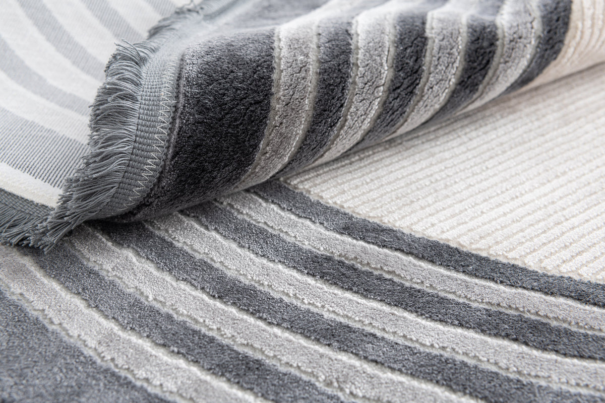 Rund Luxus Teppich Chiasso in Hellgrau von Hadorn™ - Lifestyle Image