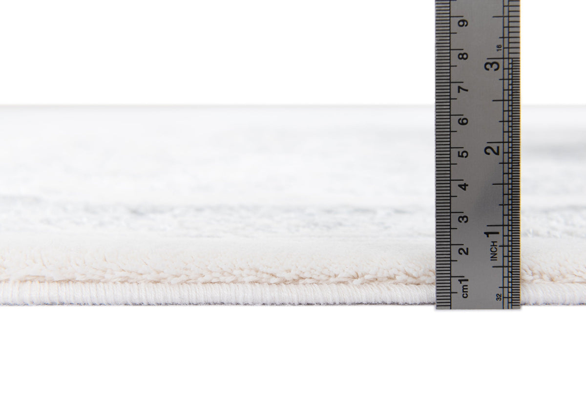 Oval Luxus Teppich Arosa in Weiss von Hadorn™ - Lifestyle Image