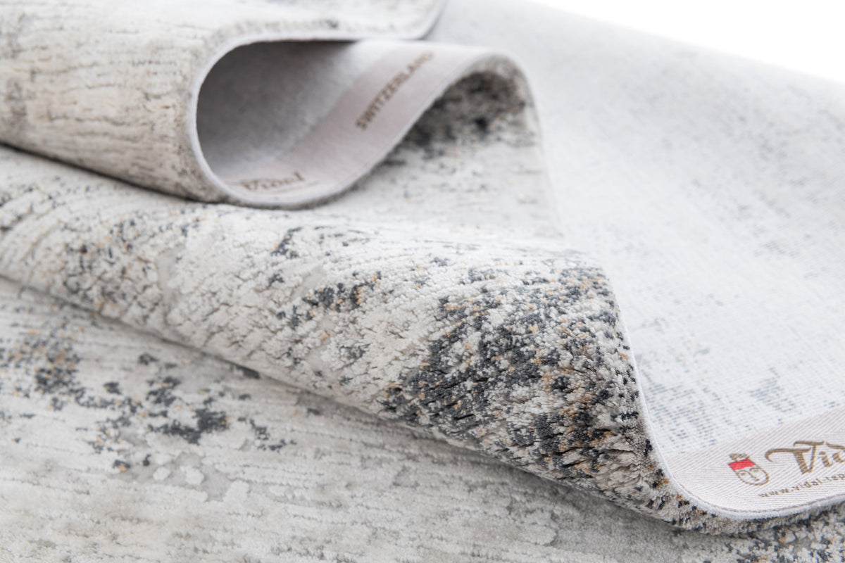 Läufer Luxus Teppich Flims in Grau von Hadorn™ - Lifestyle Image