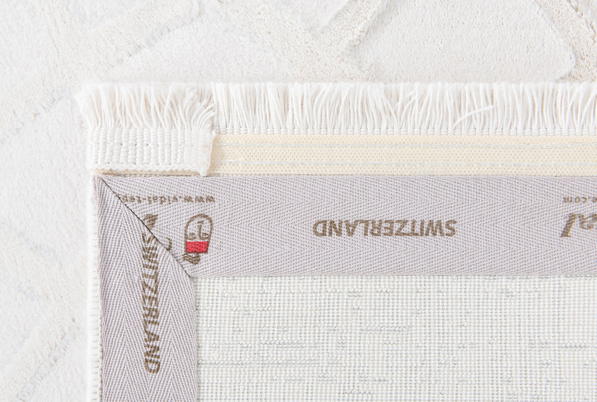 Rechteck Luxus Teppich Lausanne in Weiss von Hadorn™ - Lifestyle Image