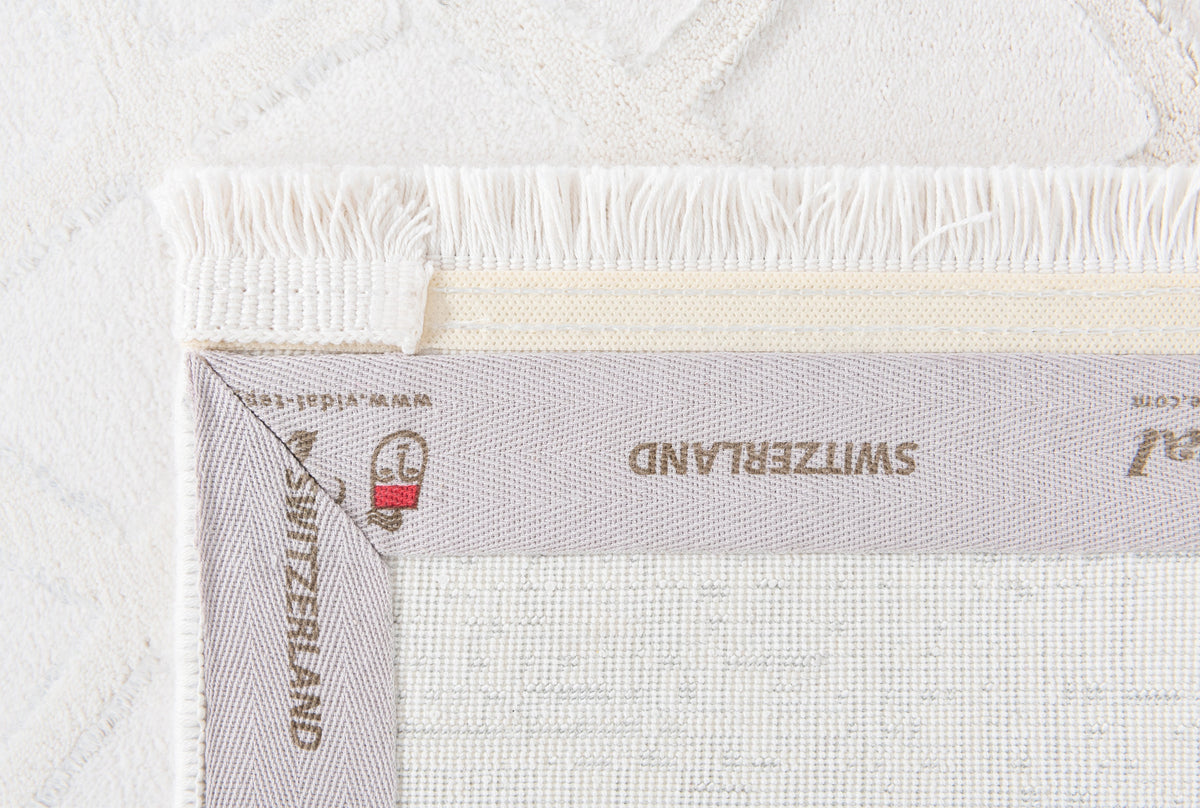 Rechteck Luxus Teppich Lausanne in Weiss von Hadorn™ - Lifestyle Image