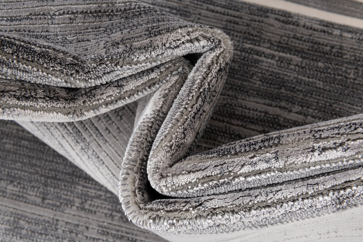 Rechteck Luxus Teppich Flims in Grau von Hadorn™ - Lifestyle Image