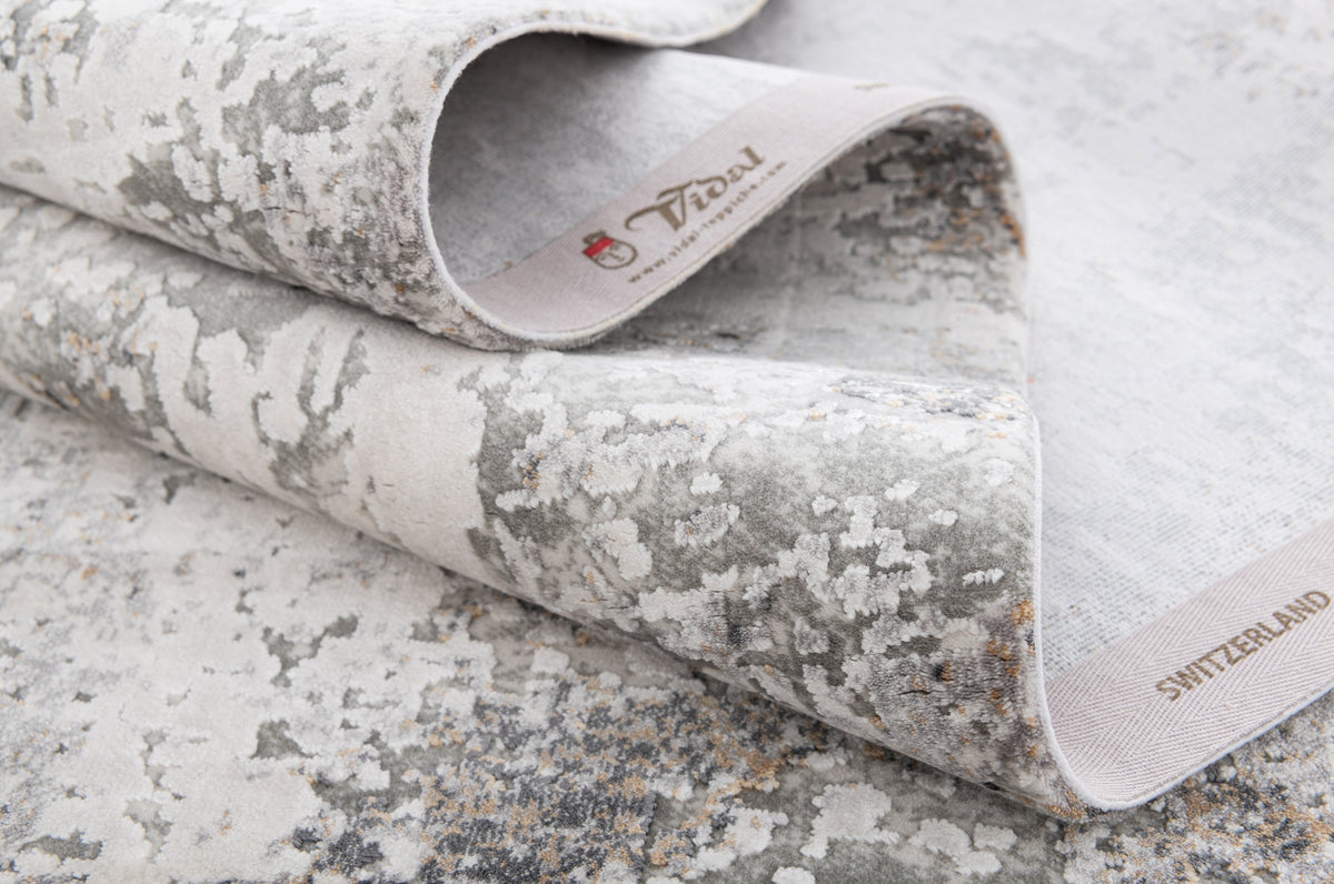 Rechteck Luxus Teppich Flims in Grau von Hadorn™ - Lifestyle Image