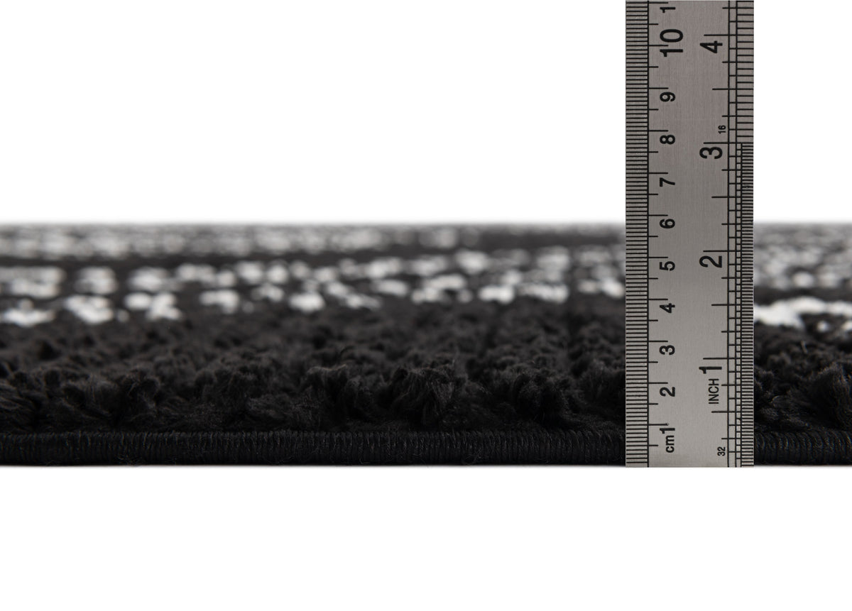 Läufer Teppich Frauenfeld Vaiana in Schwarz von Hadorn™ - Lifestyle Image