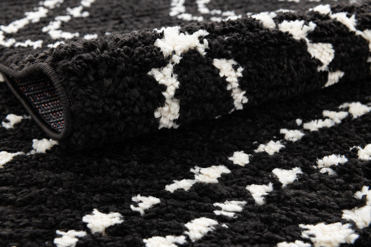 Läufer Teppich Frauenfeld Vaiana in Schwarz von Hadorn™ - Lifestyle Image