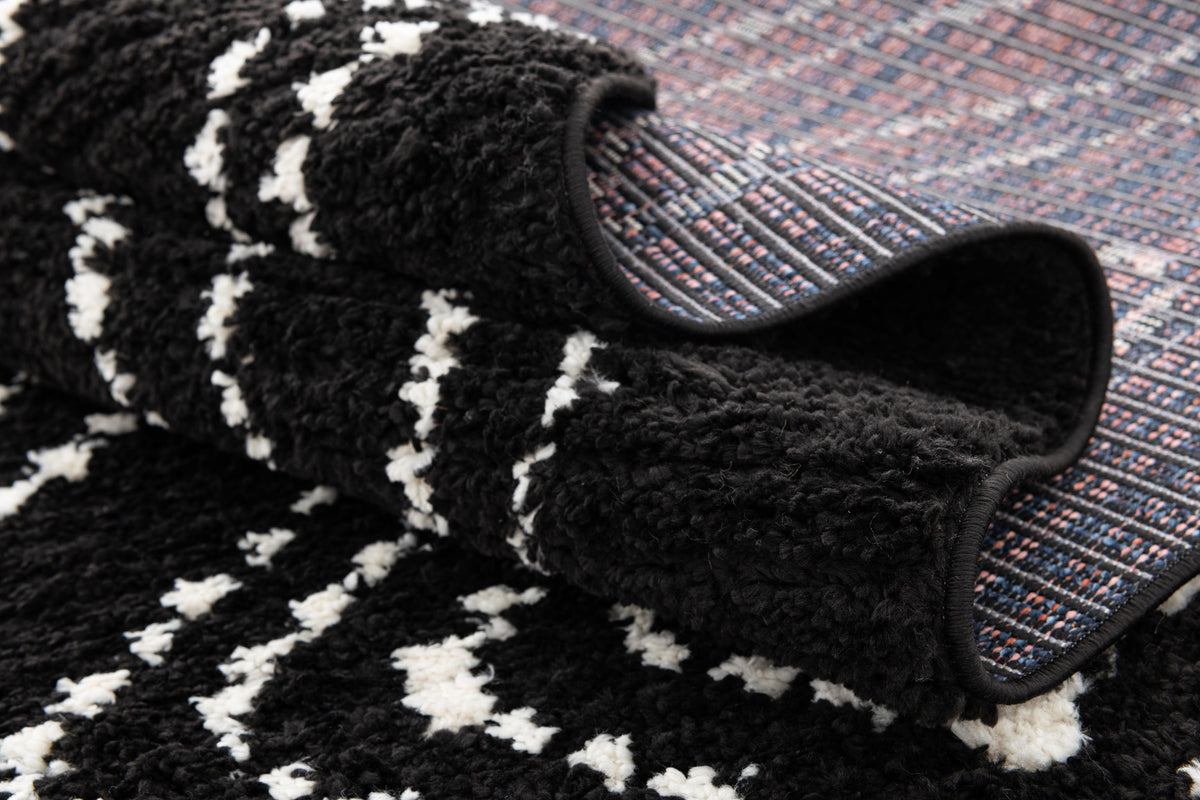 Läufer Teppich Frauenfeld Vaiana in Schwarz von Hadorn™ - Lifestyle Image