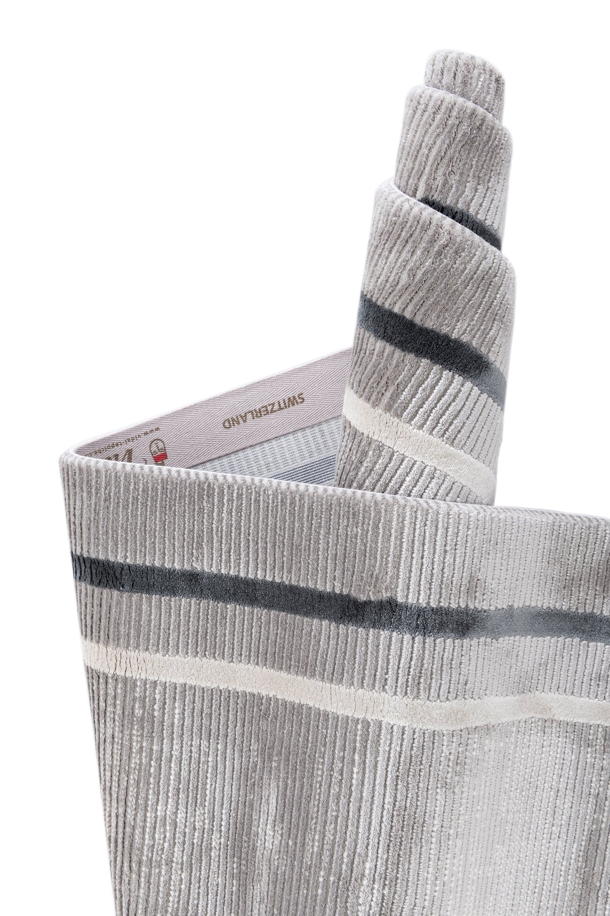 Rechteck Luxus Teppich Flims in Grau von Hadorn™ - Lifestyle Image