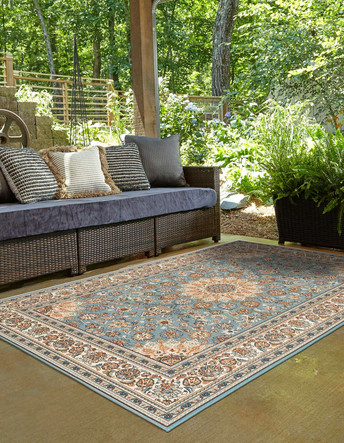 Outdoor Traditional