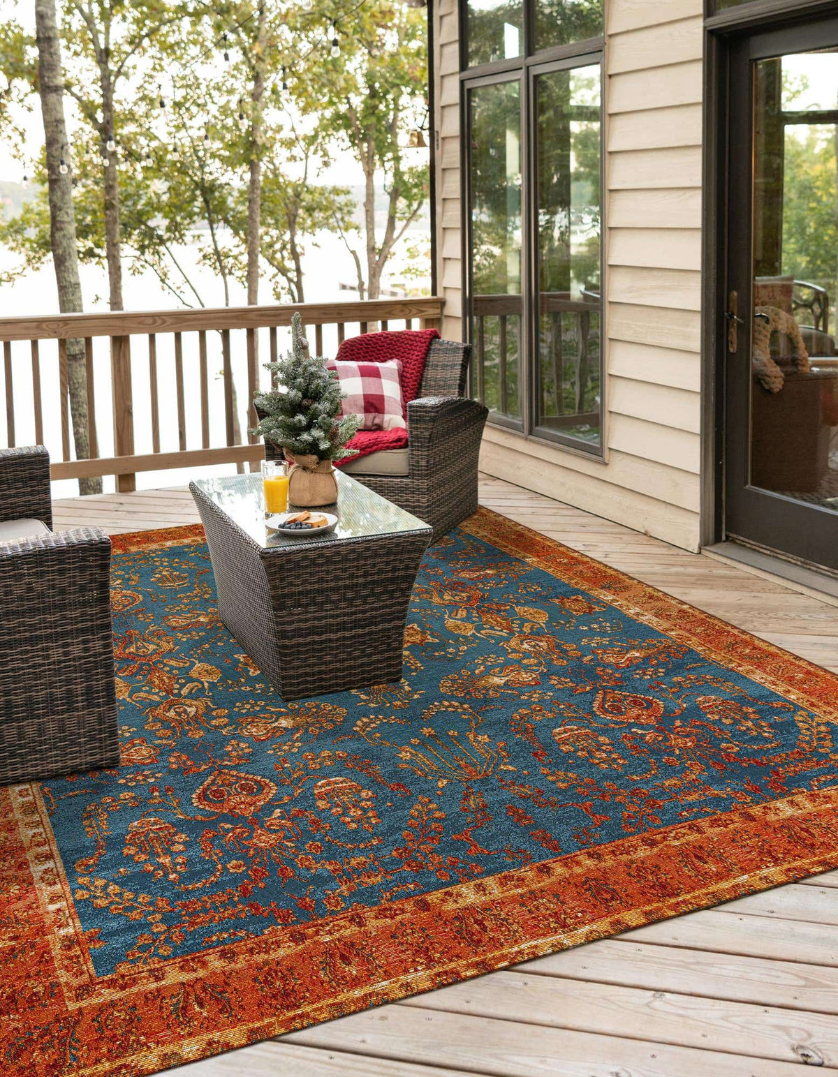 Outdoor Traditional