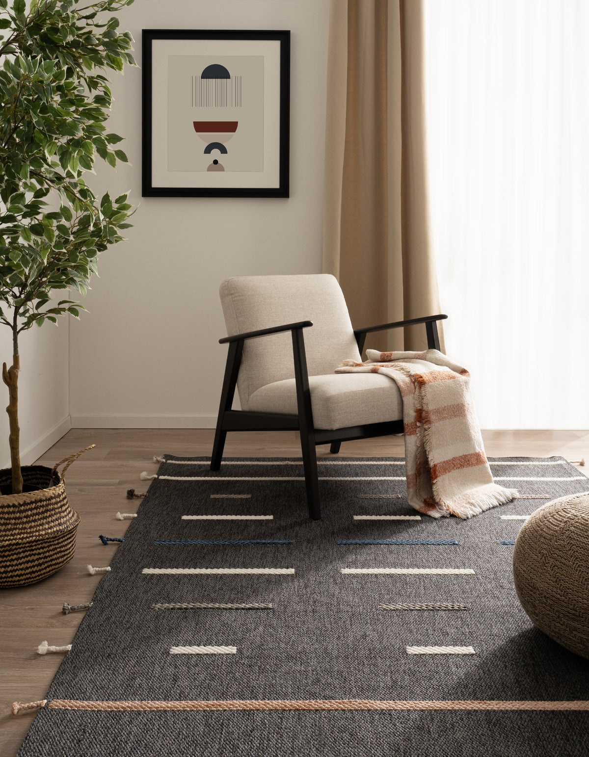 Rechteck Teppich Juniper Boho in Anthrazit von Hadorn™ - Lifestyle Image