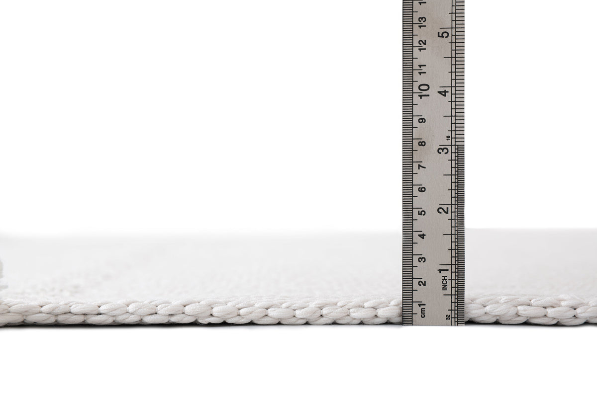 Läufer Teppich Juniper Solid in Weiss von Hadorn™ - Lifestyle Image