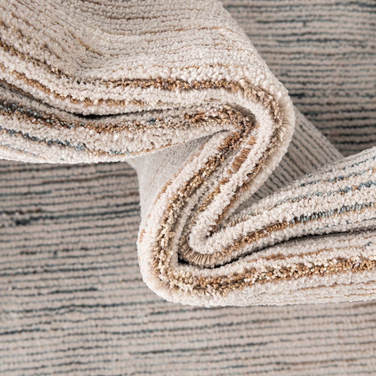 Rechteck Teppich Zora Blege in Blau von Hadorn™ - Lifestyle Image