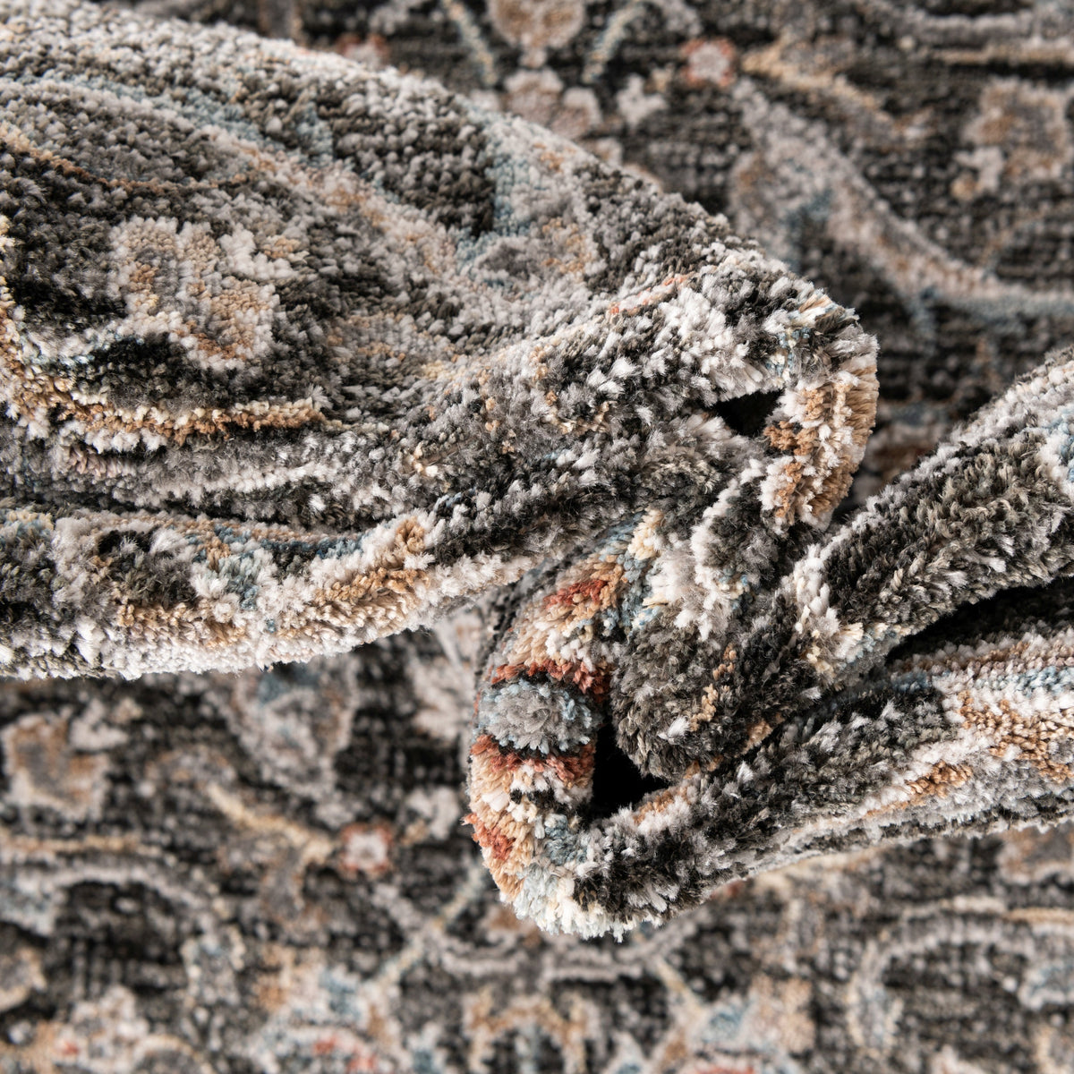 Oval Teppich Zora Orman in Grau von Hadorn™ - Lifestyle Image