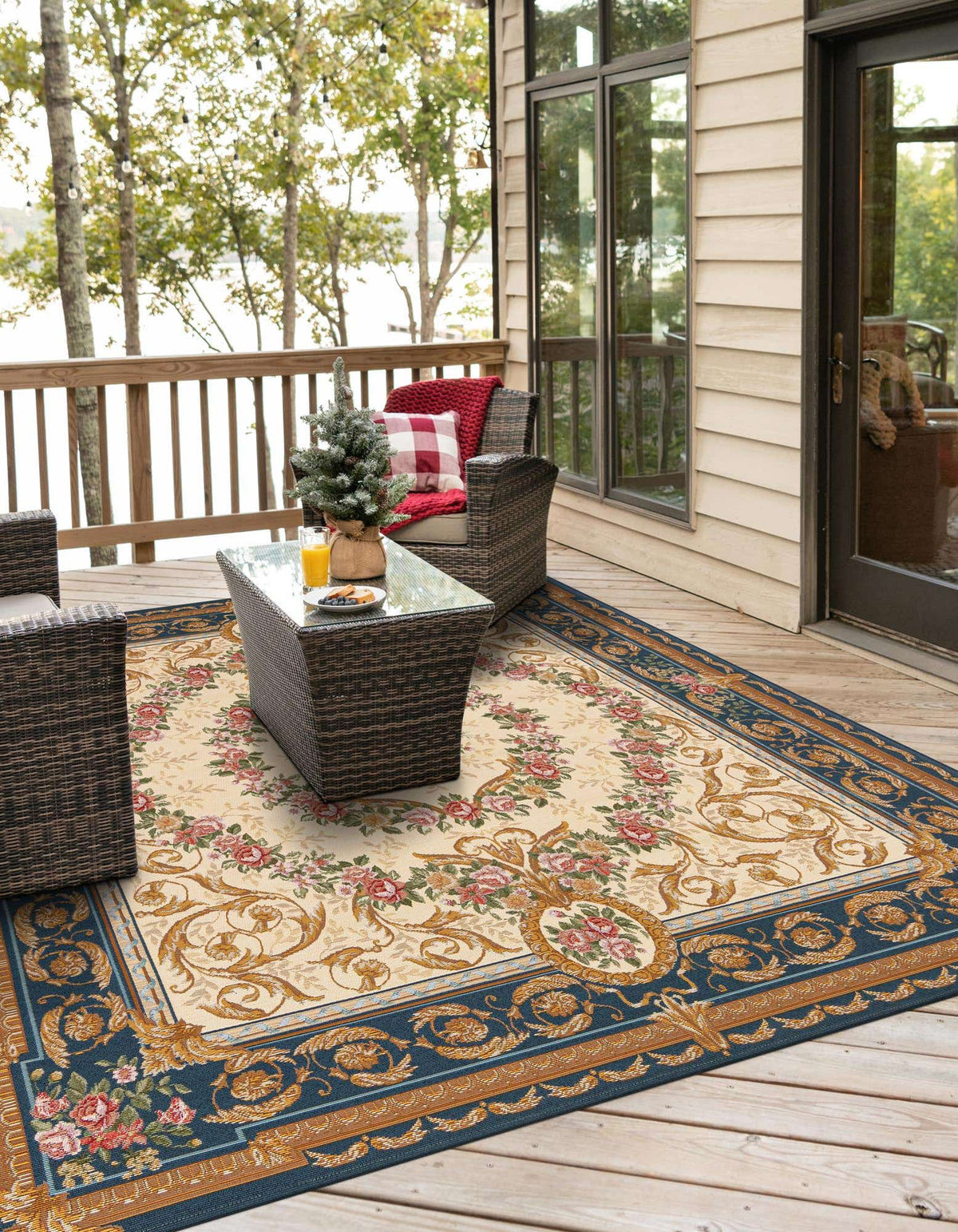 Outdoor Traditional