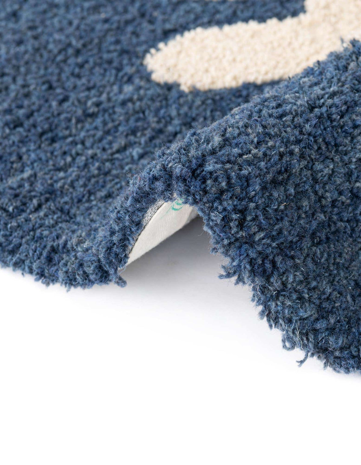 Quadratisch Teppich AI Handgetuftet in Marineblau von Hadorn™ - Lifestyle Image