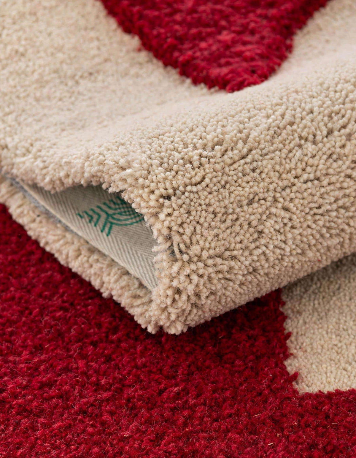 Läufer Teppich AI Handgetuftet in Elfenbein und Rot von Hadorn™ - Lifestyle Image