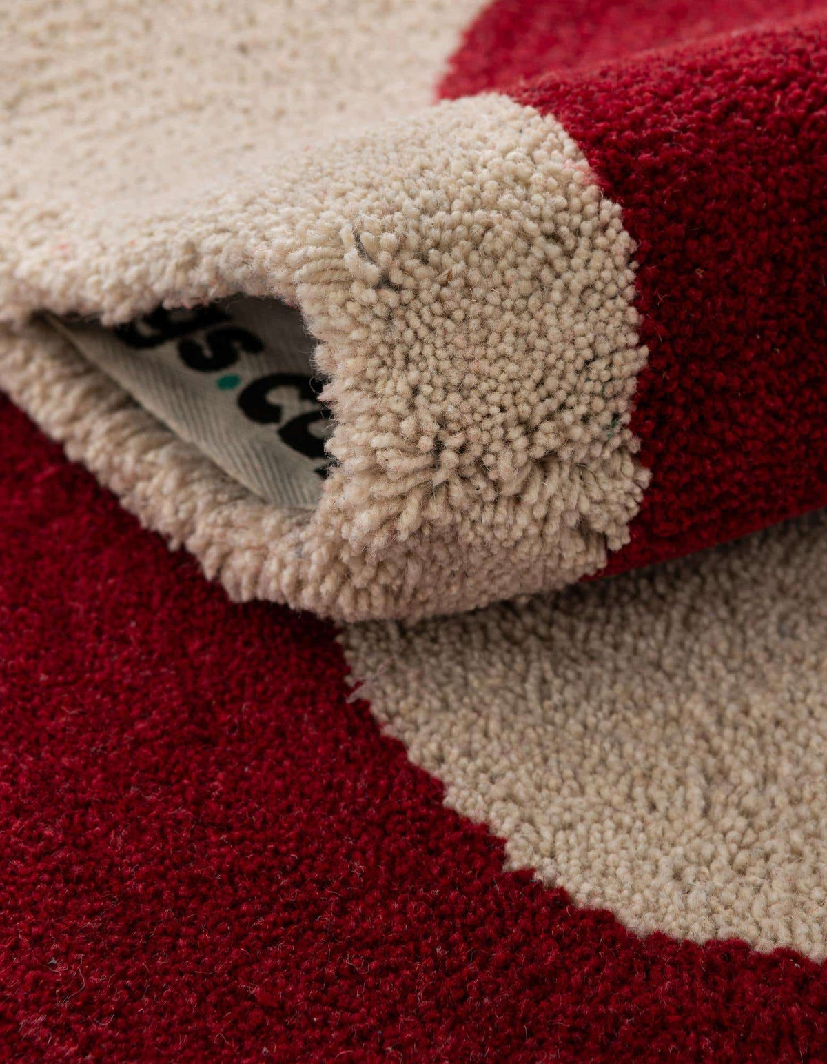 Läufer Teppich AI Handgetuftet in Elfenbein und Rot von Hadorn™ - Lifestyle Image