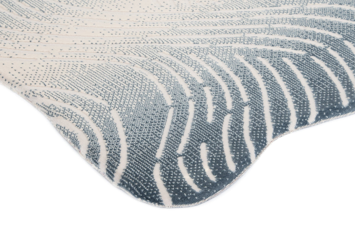 Rund Teppich Royal Wavy in Blau von Hadorn™ - Lifestyle Image