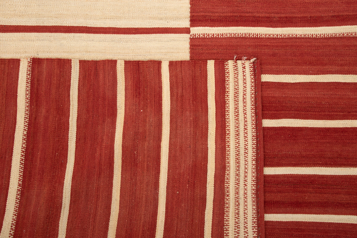 Wolle Persien Teppich Baneh Kelim in Rot von Hadorn™ - Lifestyle Image