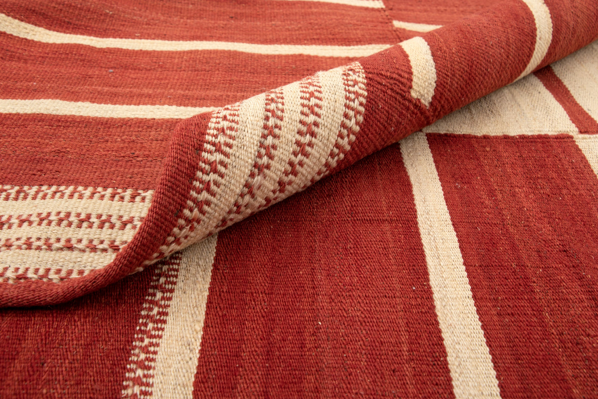 Wolle Persien Teppich Baneh Kelim in Rot von Hadorn™ - Lifestyle Image