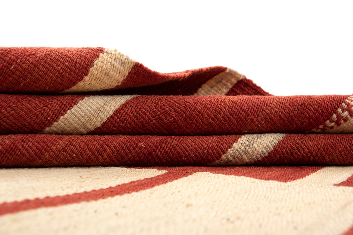 Wolle Persien Teppich Baneh Kelim in Rot von Hadorn™ - Lifestyle Image