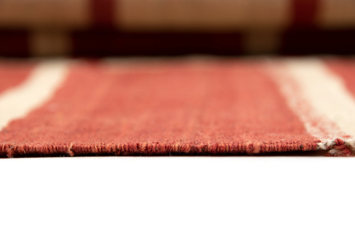 Wolle Persien Teppich Baneh Kelim in Rot von Hadorn™ - Lifestyle Image