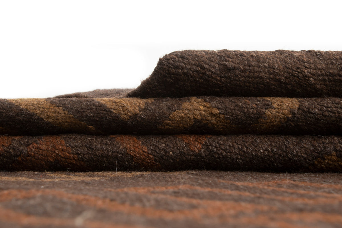 Wolle Teppich Kelim in Dunkelbraun von Hadorn™ - Lifestyle Image