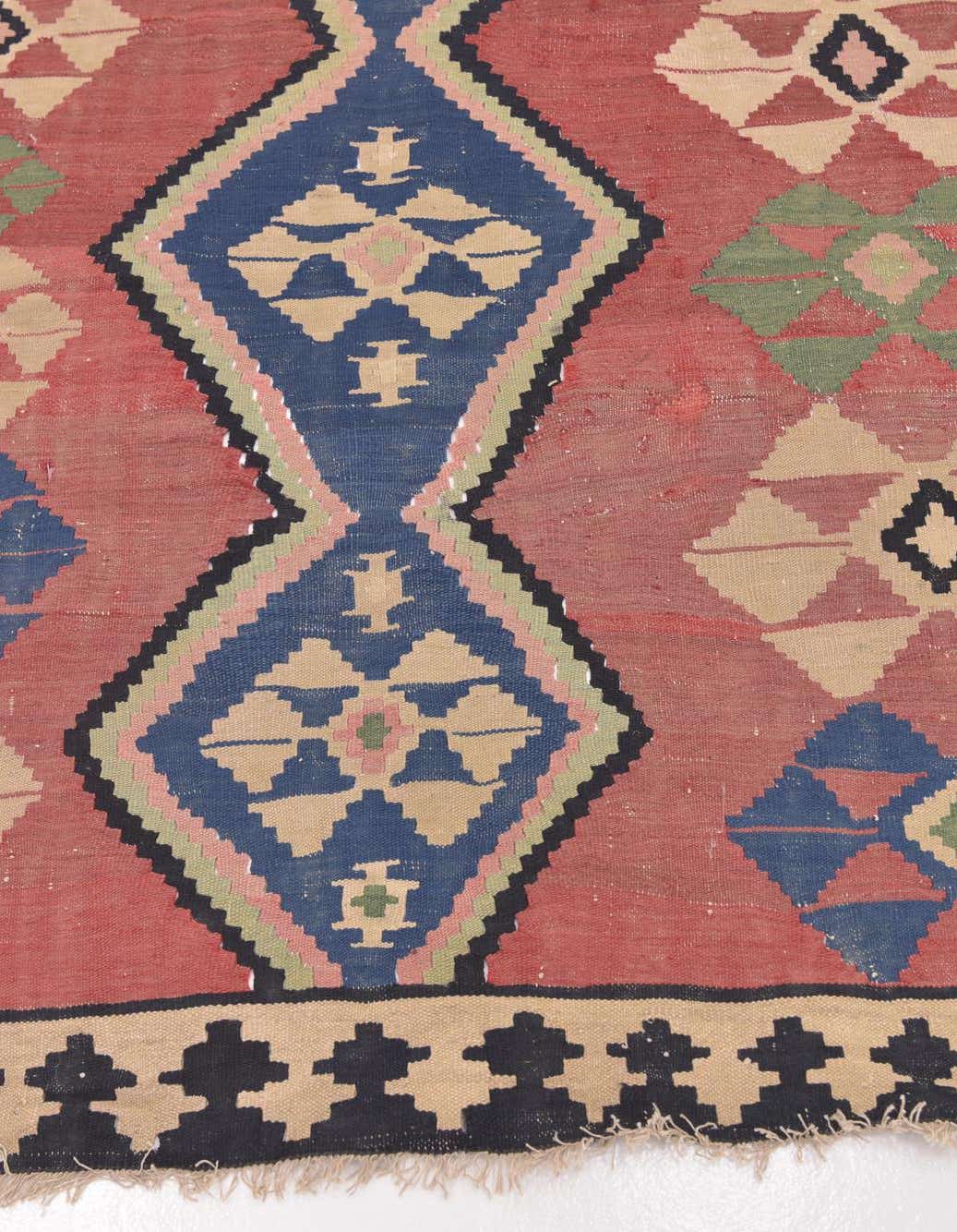 Rechteck Handgeflochten Teppich Kelim Fars in Rostrot von Hadorn™ - Lifestyle Image