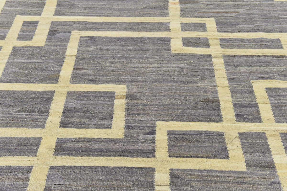 Rechteck Handgeflochten Teppich Kelim Modern in Grau von Hadorn™ - Lifestyle Image