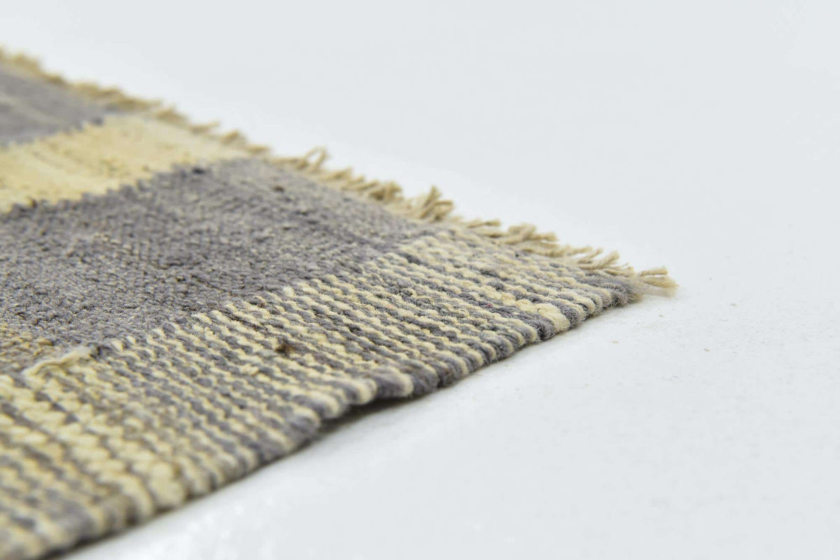 Rechteck Handgeflochten Teppich Kelim Modern in Grau von Hadorn™ - Lifestyle Image