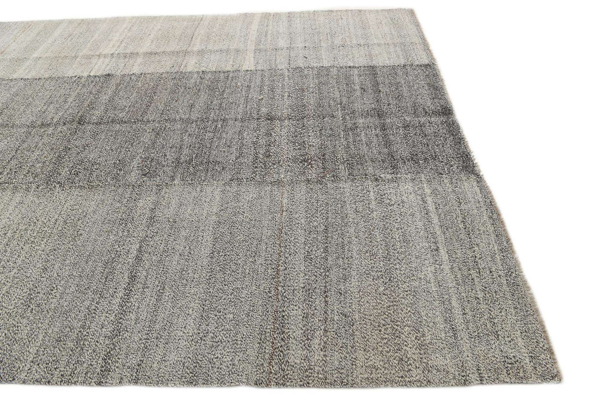 Rechteck Handgeflochten Teppich Kelim Modern in Schwarz und Weiss von Hadorn™ - Lifestyle Image