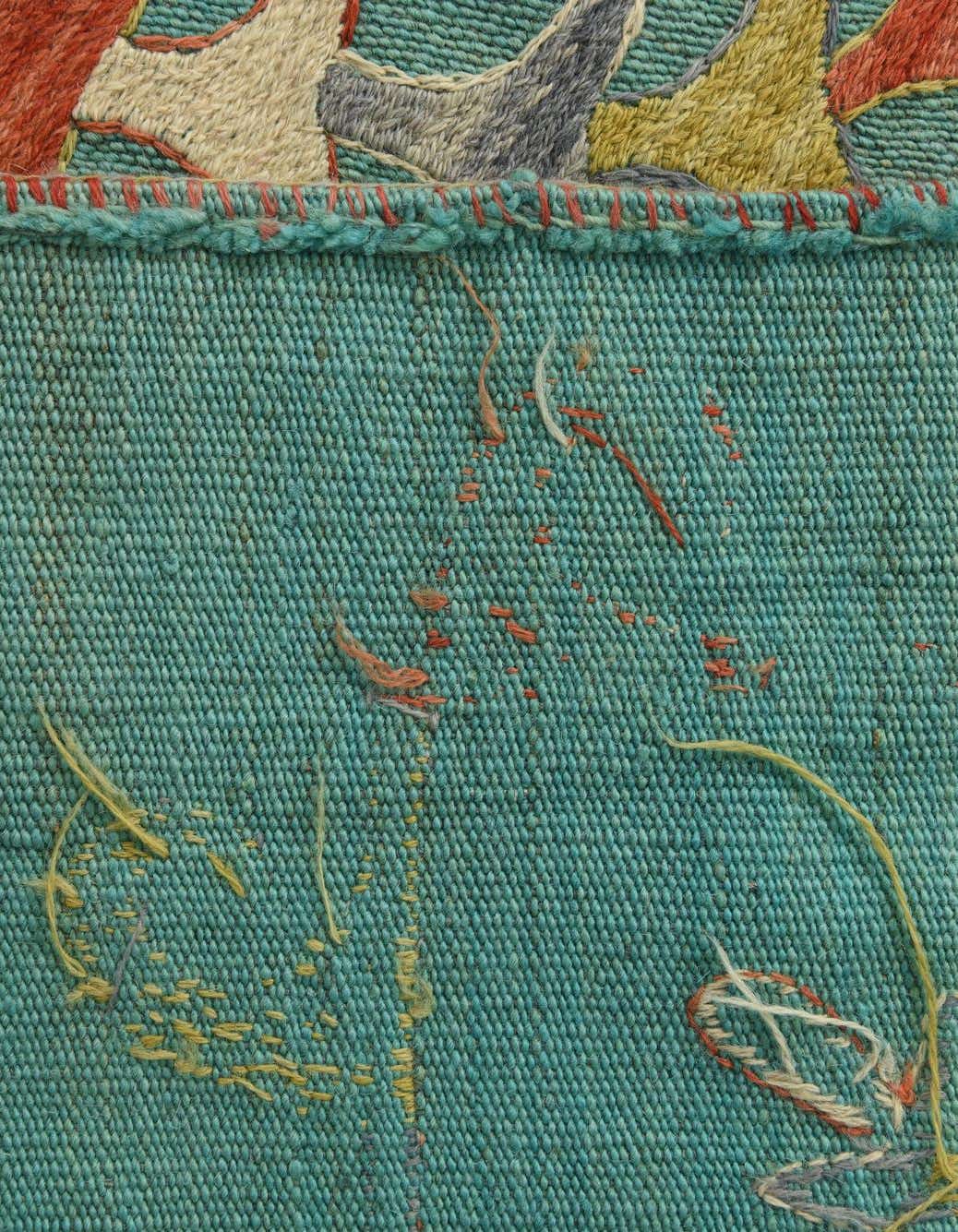 Quadratisch Handgeflochten Teppich Kelim Suzani in Hellgrün von Hadorn™ - Lifestyle Image