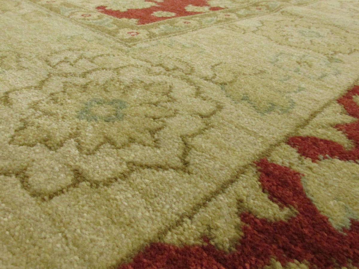 Rechteck Teppich Kensington in Rot von Hadorn™ - Lifestyle Image
