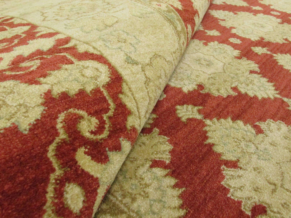 Rechteck Teppich Kensington in Rot von Hadorn™ - Lifestyle Image