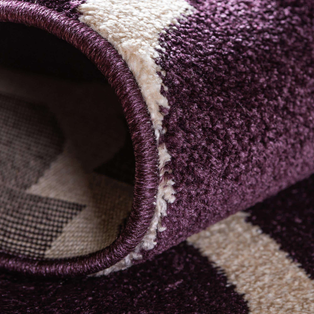Rechteck Teppich Trellis in Lila von Hadorn™ - Lifestyle Image