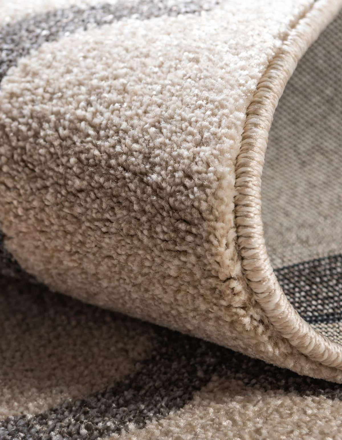 Rechteck Teppich Trellis in Beige und Grau von Hadorn™ - Lifestyle Image
