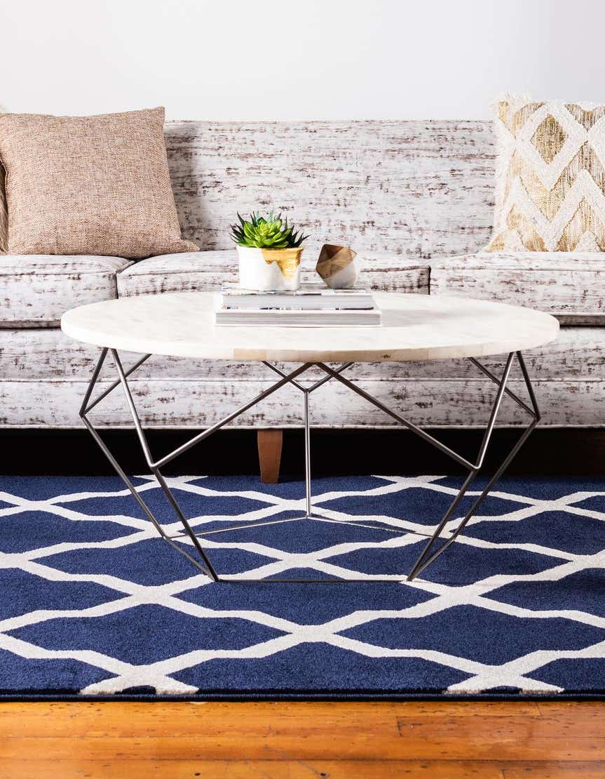 Rechteck Teppich Trellis in Marineblau von Hadorn™ - Lifestyle Image