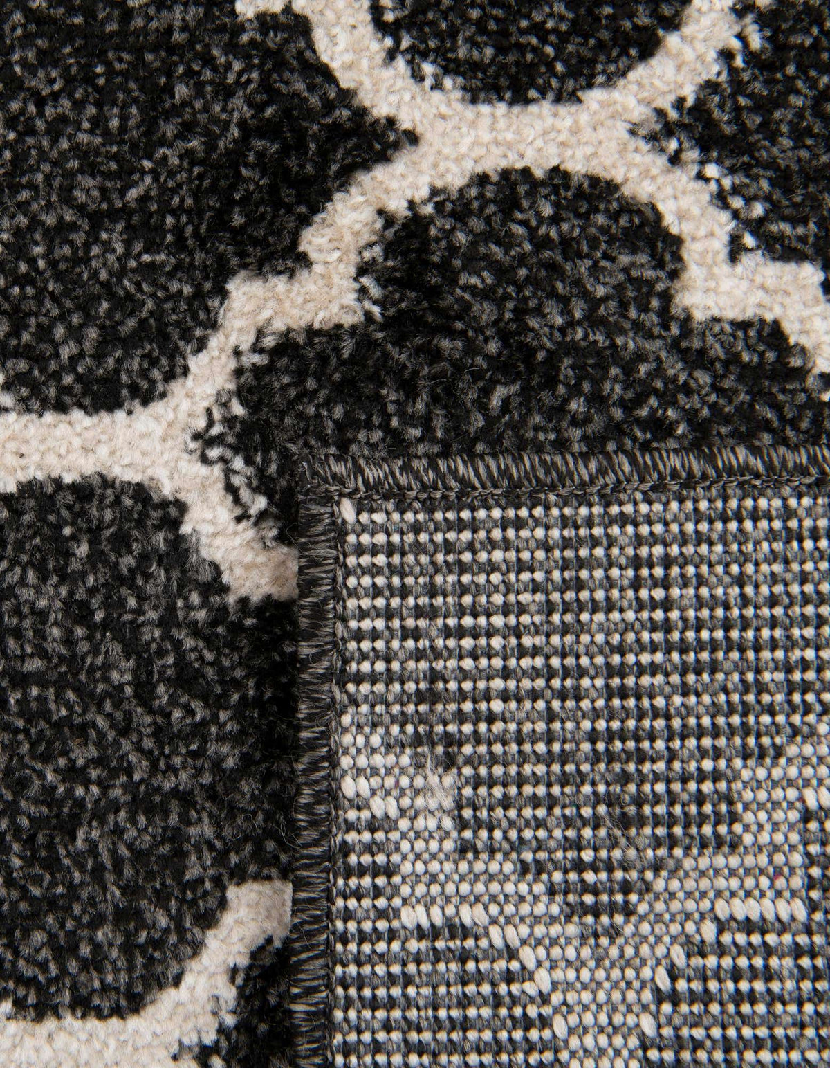 Rechteck Teppich Trellis in Schwarz von Hadorn™ - Lifestyle Image