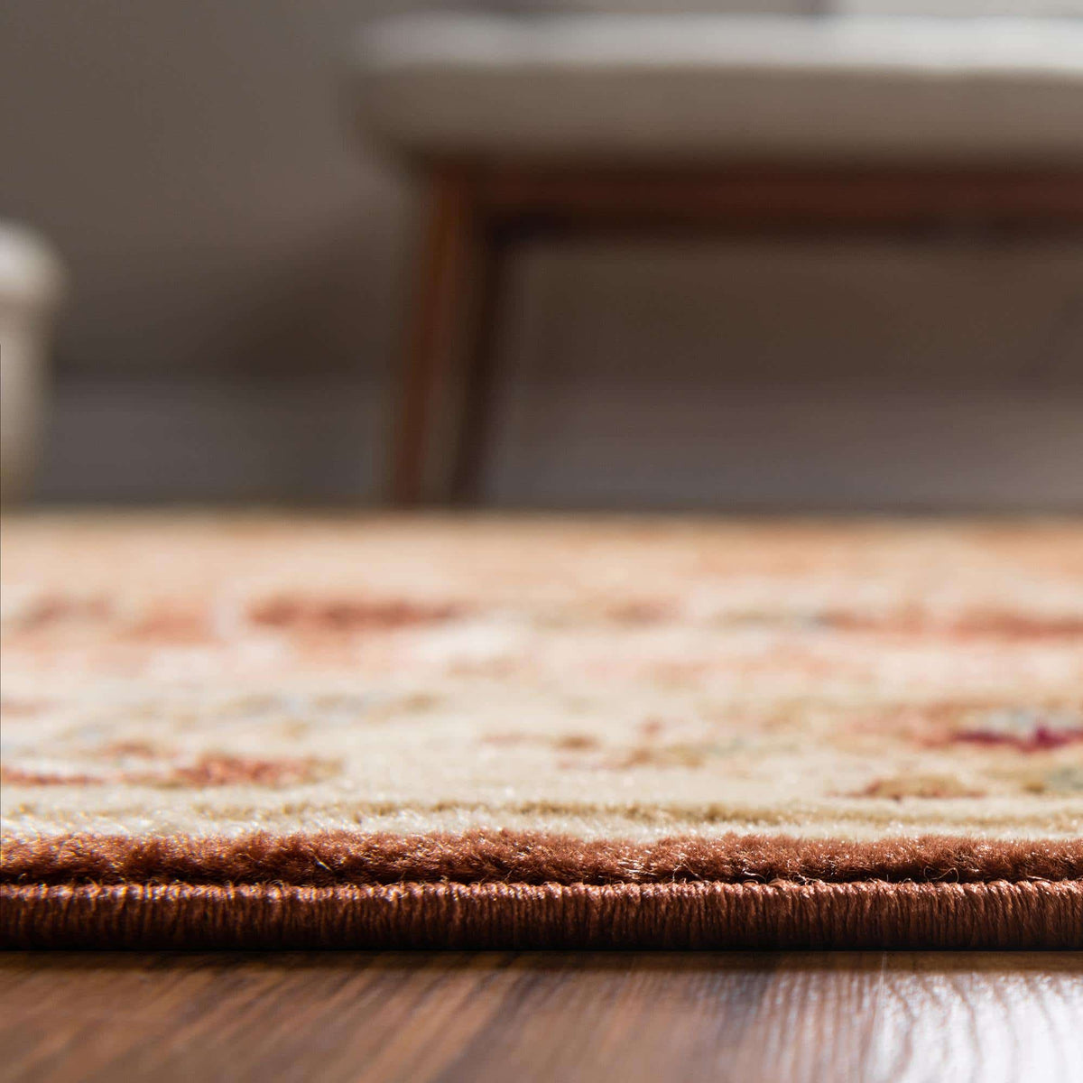 Rechteck Teppich Classic Agra in Rot von Hadorn™ - Lifestyle Image