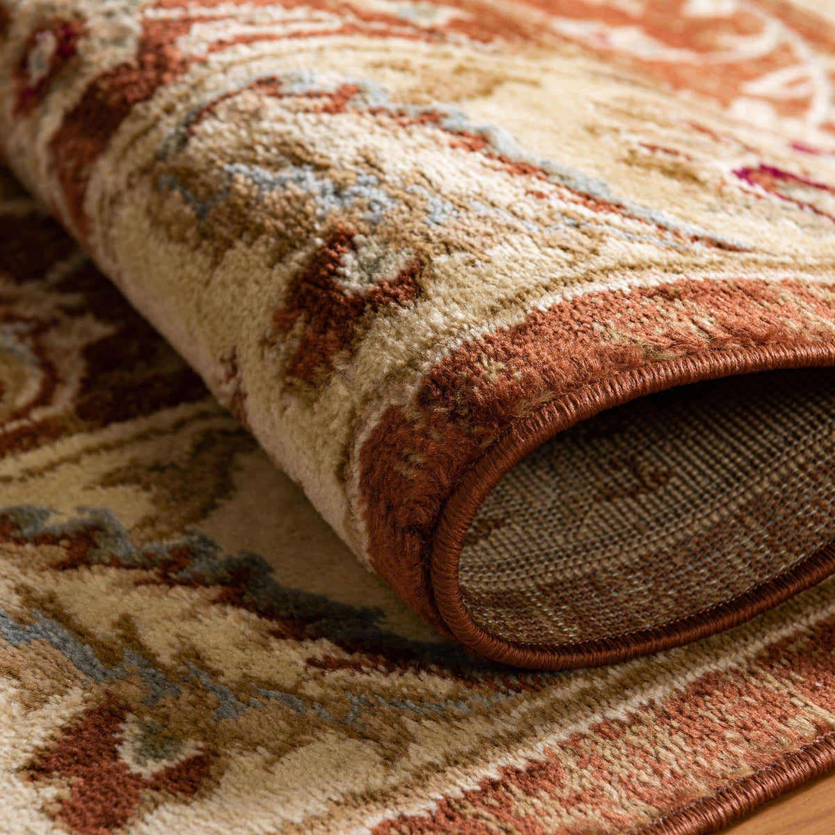 Rechteck Teppich Classic Agra in Rot von Hadorn™ - Lifestyle Image