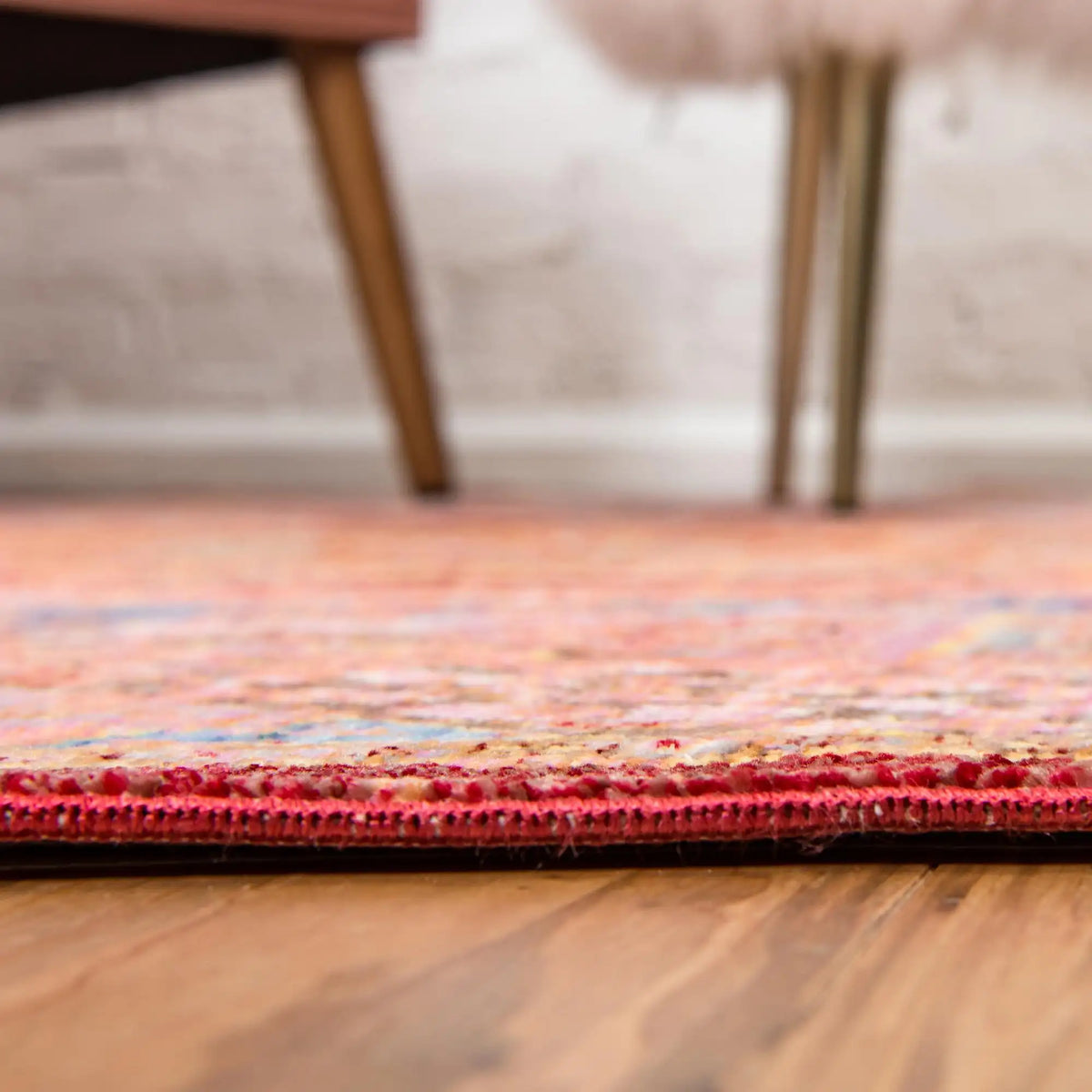 Rechteck Teppich Aqua in Rosa von Hadorn™ - Lifestyle Image