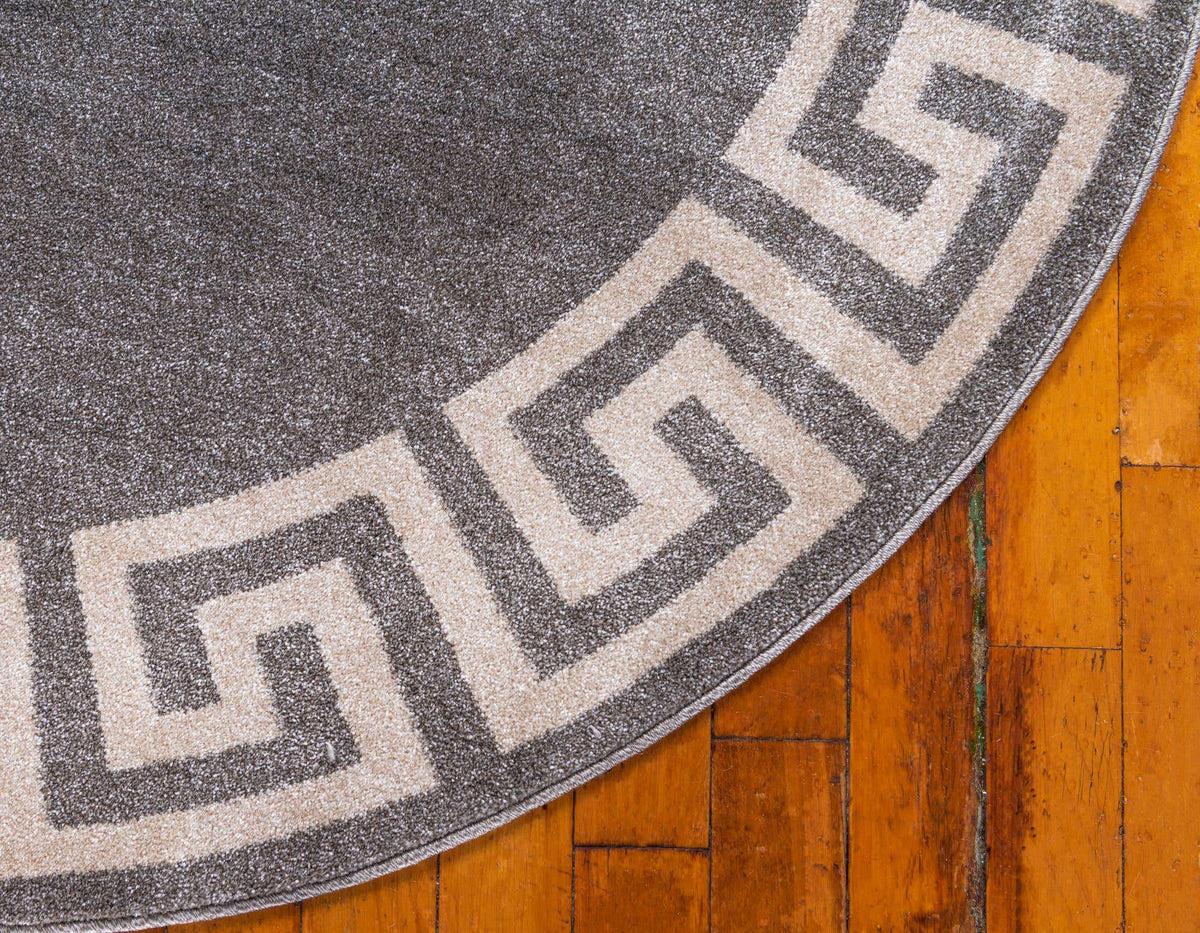 Rund Teppich Greek Key in Grau von Hadorn™ - Lifestyle Image