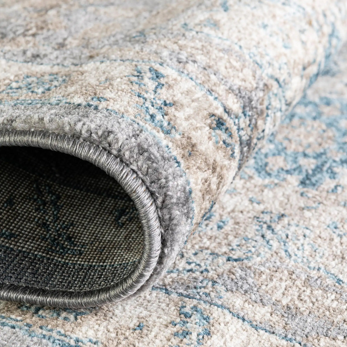 Rechteck Teppich Vienna in Grau von Hadorn™ - Lifestyle Image