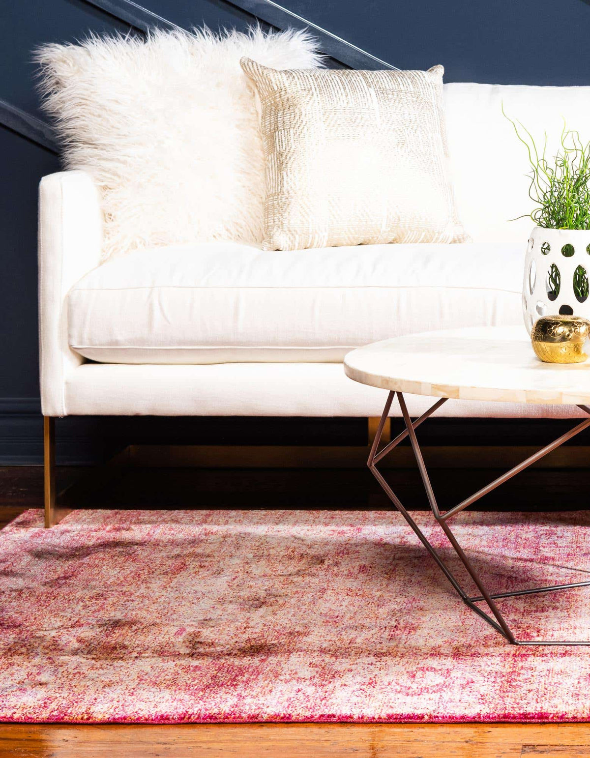 Rechteck Teppich Aqua in Rot von Hadorn™ - Lifestyle Image