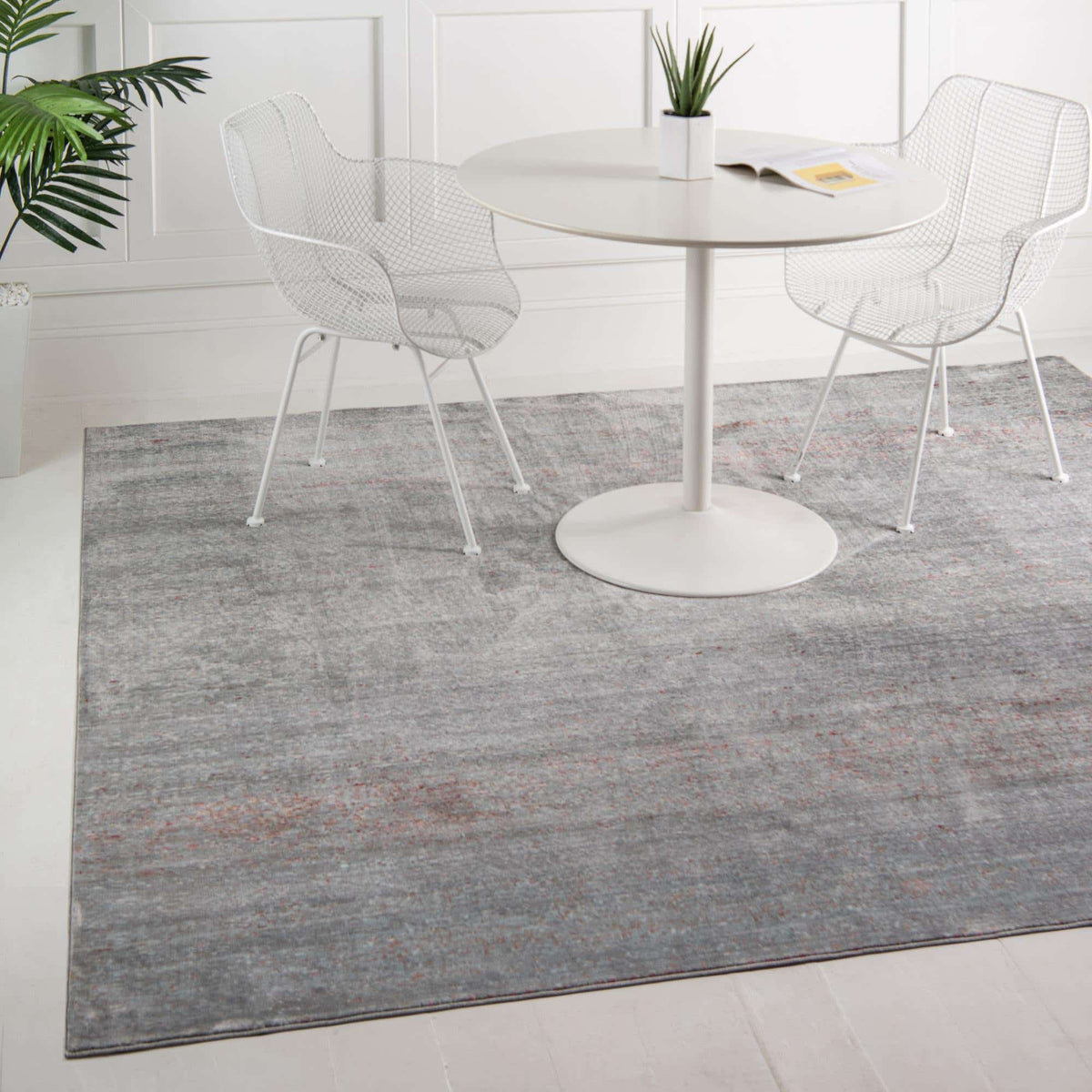 Quadratisch Teppich Aqua in Grau von Hadorn™ - Lifestyle Image