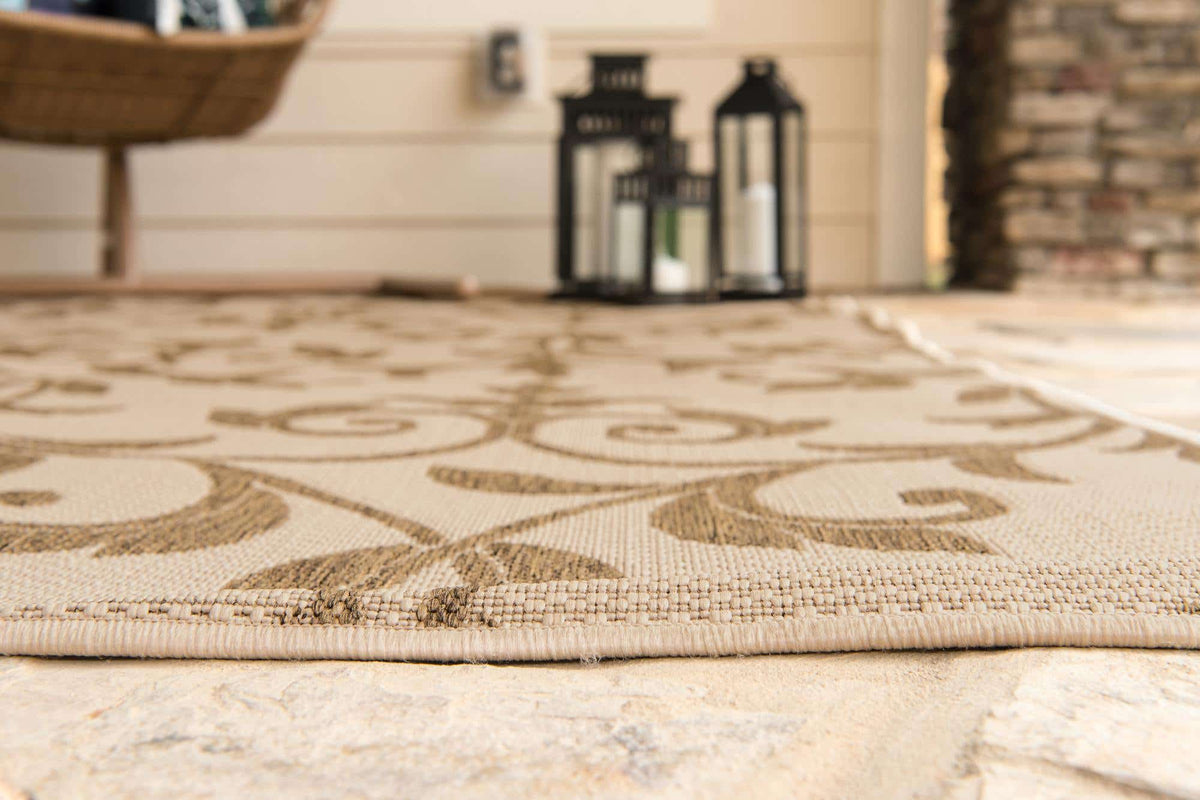 Rechteck Outdoor Teppich Outdoor Botanical in Beige von Hadorn™ - Lifestyle Image