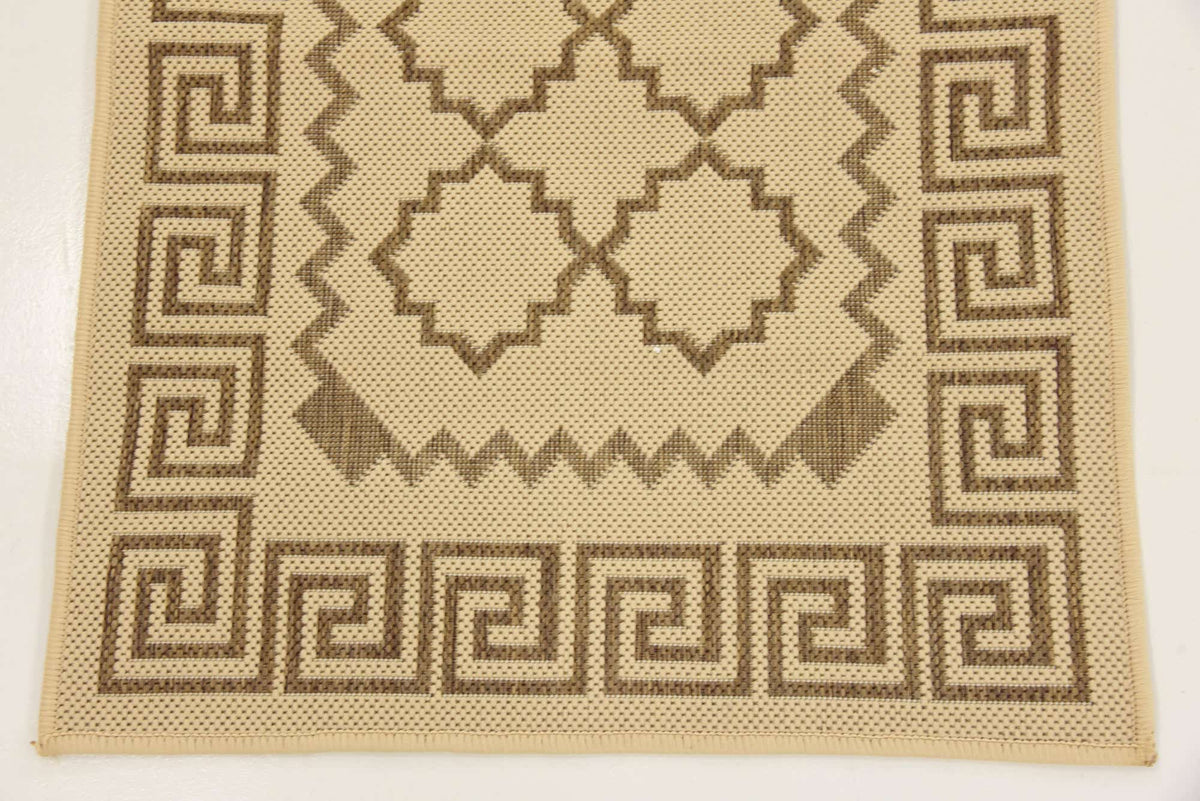 Rechteck Outdoor Teppich Outdoor Trellis in Beige von Hadorn™ - Lifestyle Image